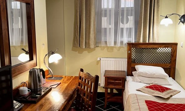 Single Economy Room in Castle